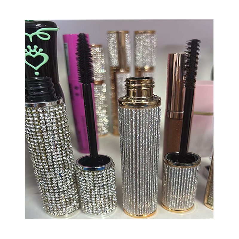 Starry Precision Eyeliner für mutige Augendefinition